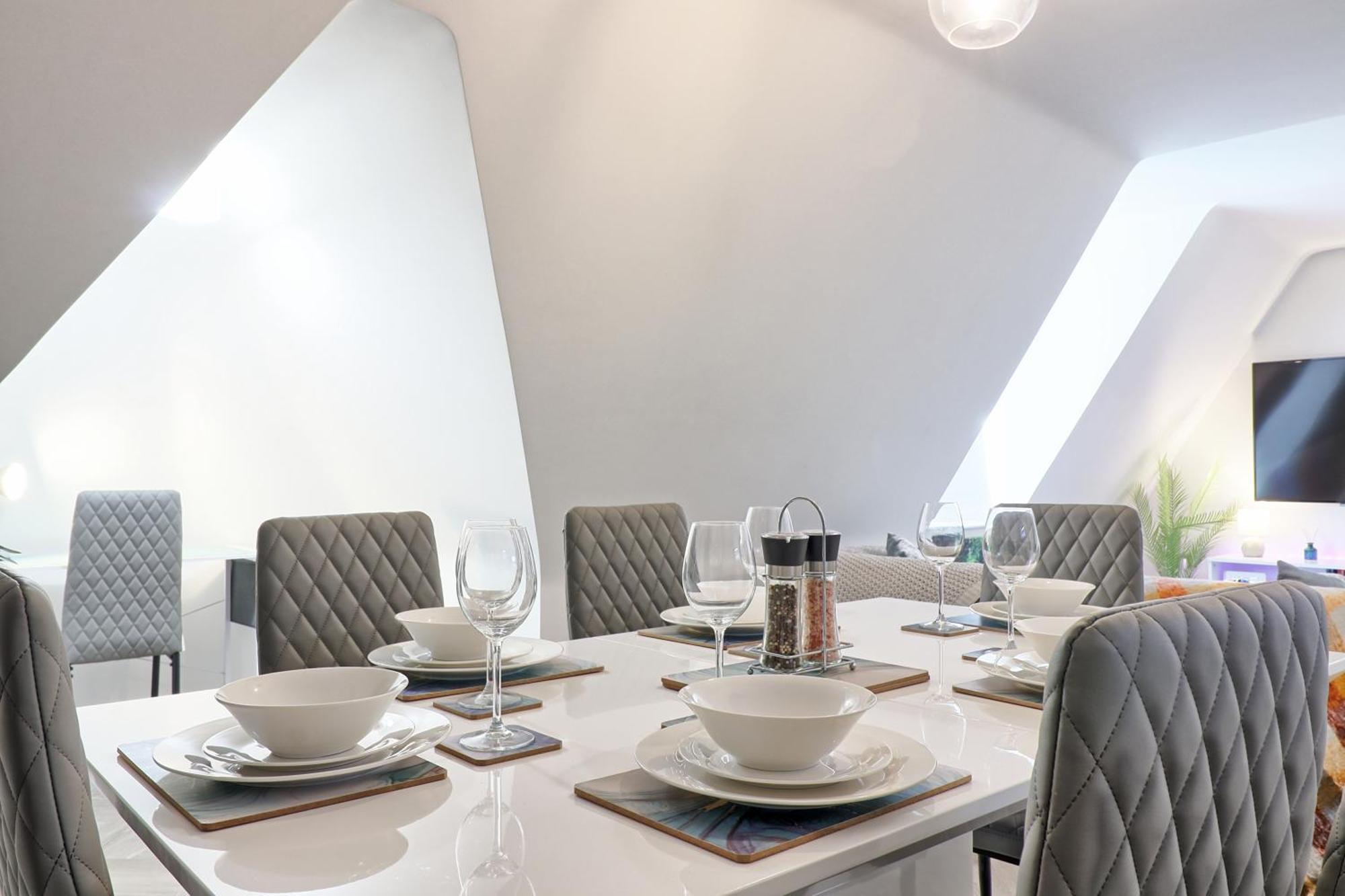 Writtle Massive 4 Bedroom Apartment With Parking In Gorgeous Countryside Location & Short Drive To Chelmsford City Centre Contractors Welcome Ngoại thất bức ảnh