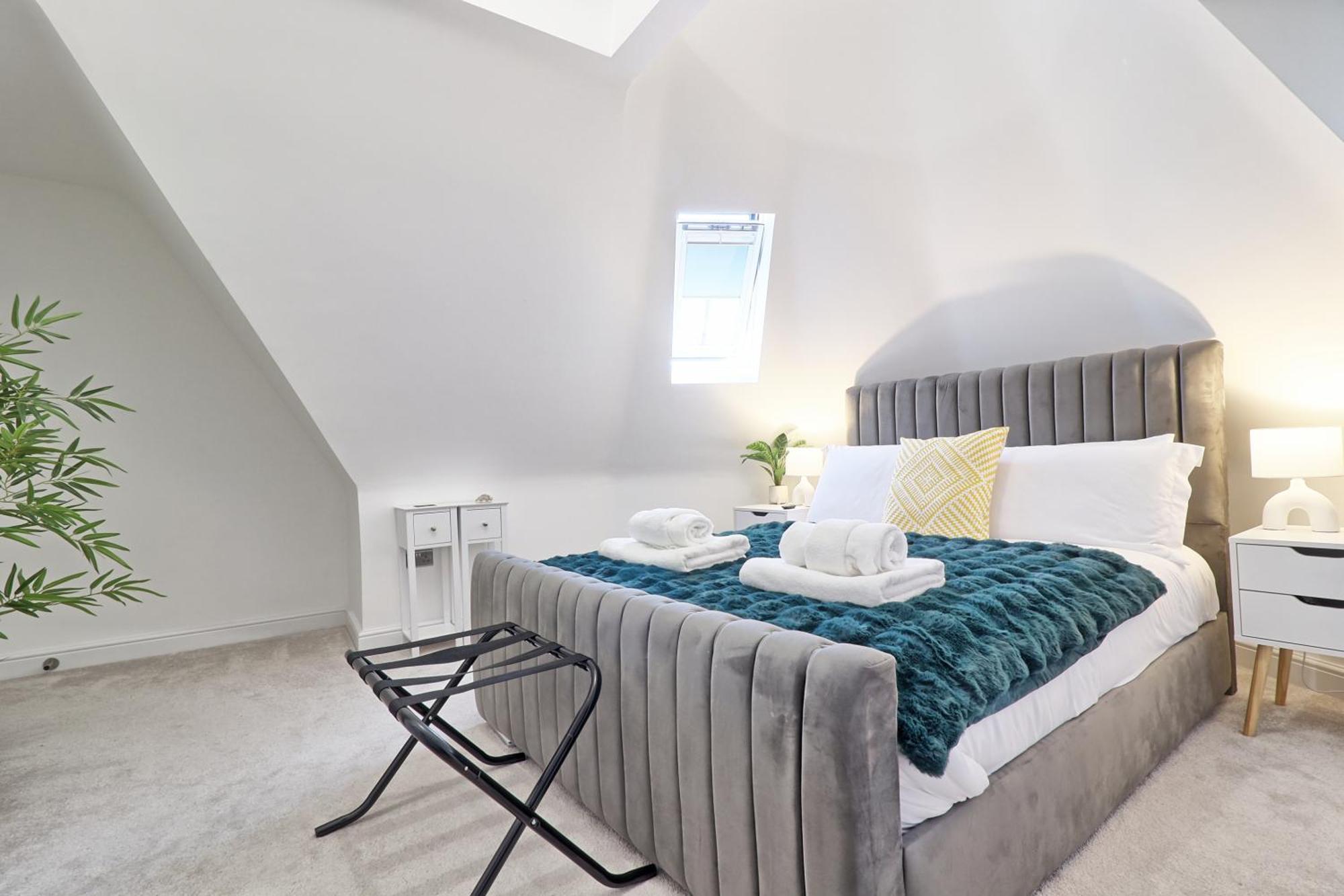 Writtle Massive 4 Bedroom Apartment With Parking In Gorgeous Countryside Location & Short Drive To Chelmsford City Centre Contractors Welcome Ngoại thất bức ảnh