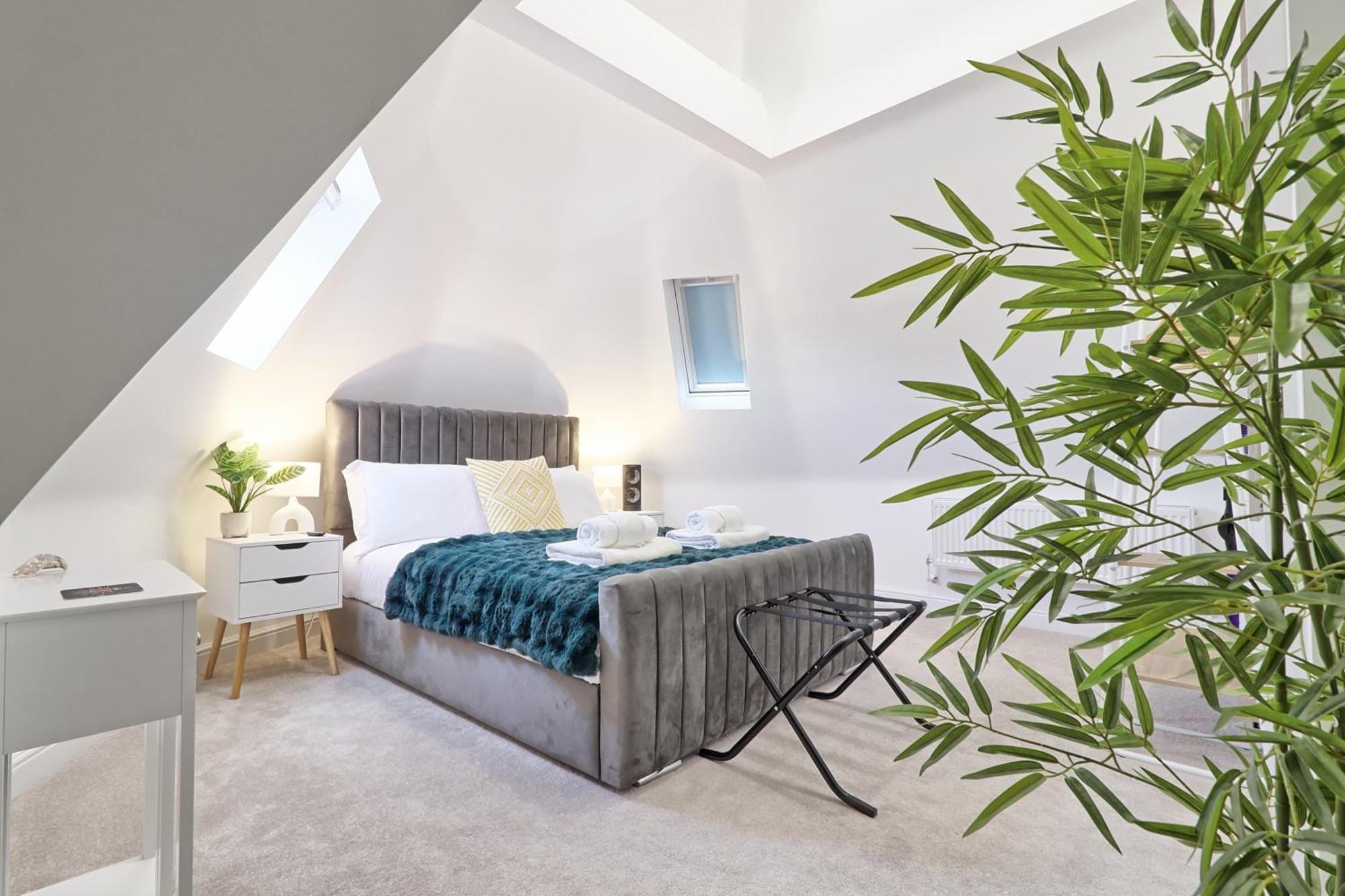Writtle Massive 4 Bedroom Apartment With Parking In Gorgeous Countryside Location & Short Drive To Chelmsford City Centre Contractors Welcome Ngoại thất bức ảnh