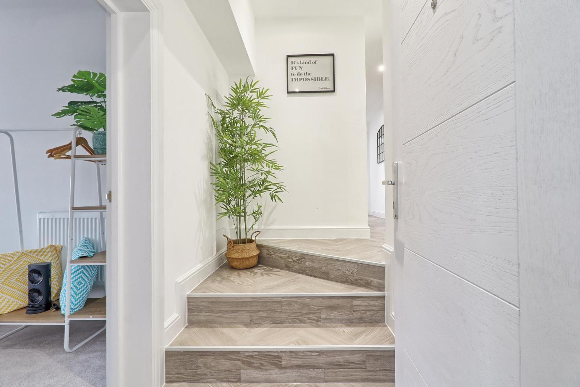 Writtle Massive 4 Bedroom Apartment With Parking In Gorgeous Countryside Location & Short Drive To Chelmsford City Centre Contractors Welcome Ngoại thất bức ảnh