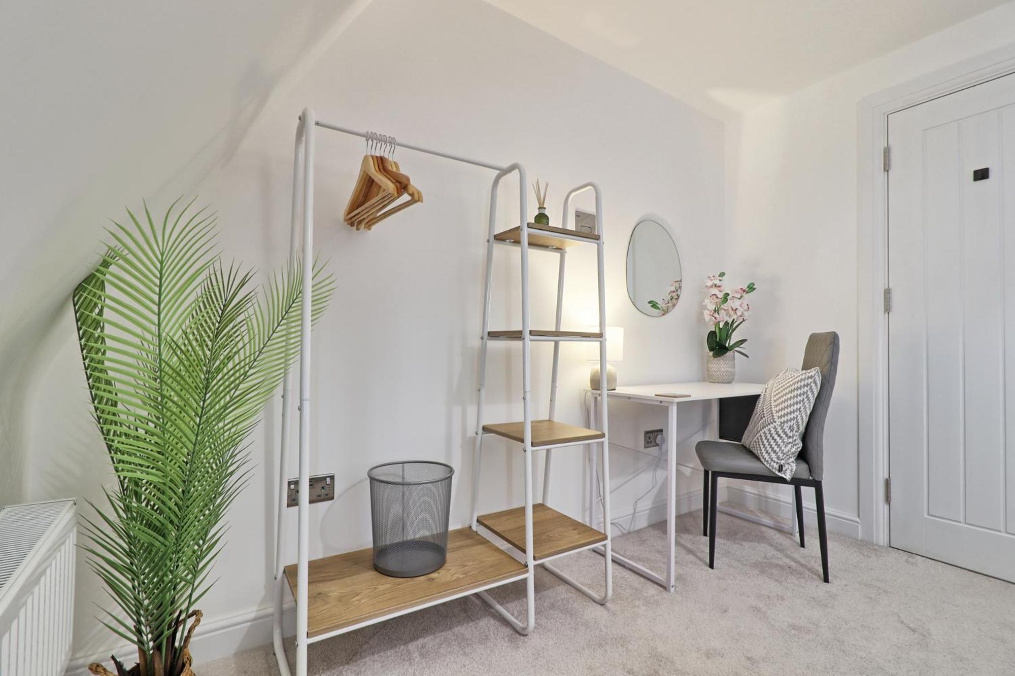 Writtle Massive 4 Bedroom Apartment With Parking In Gorgeous Countryside Location & Short Drive To Chelmsford City Centre Contractors Welcome Ngoại thất bức ảnh