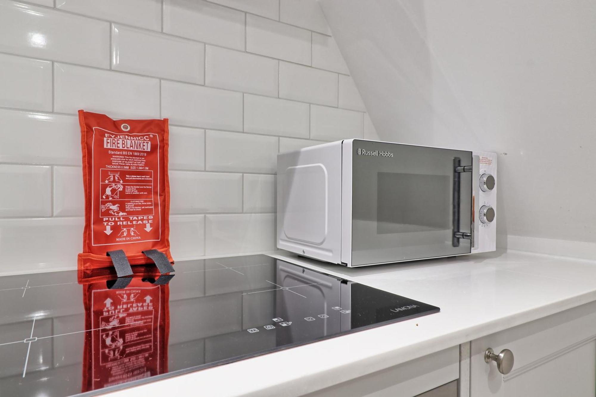 Writtle Massive 4 Bedroom Apartment With Parking In Gorgeous Countryside Location & Short Drive To Chelmsford City Centre Contractors Welcome Ngoại thất bức ảnh