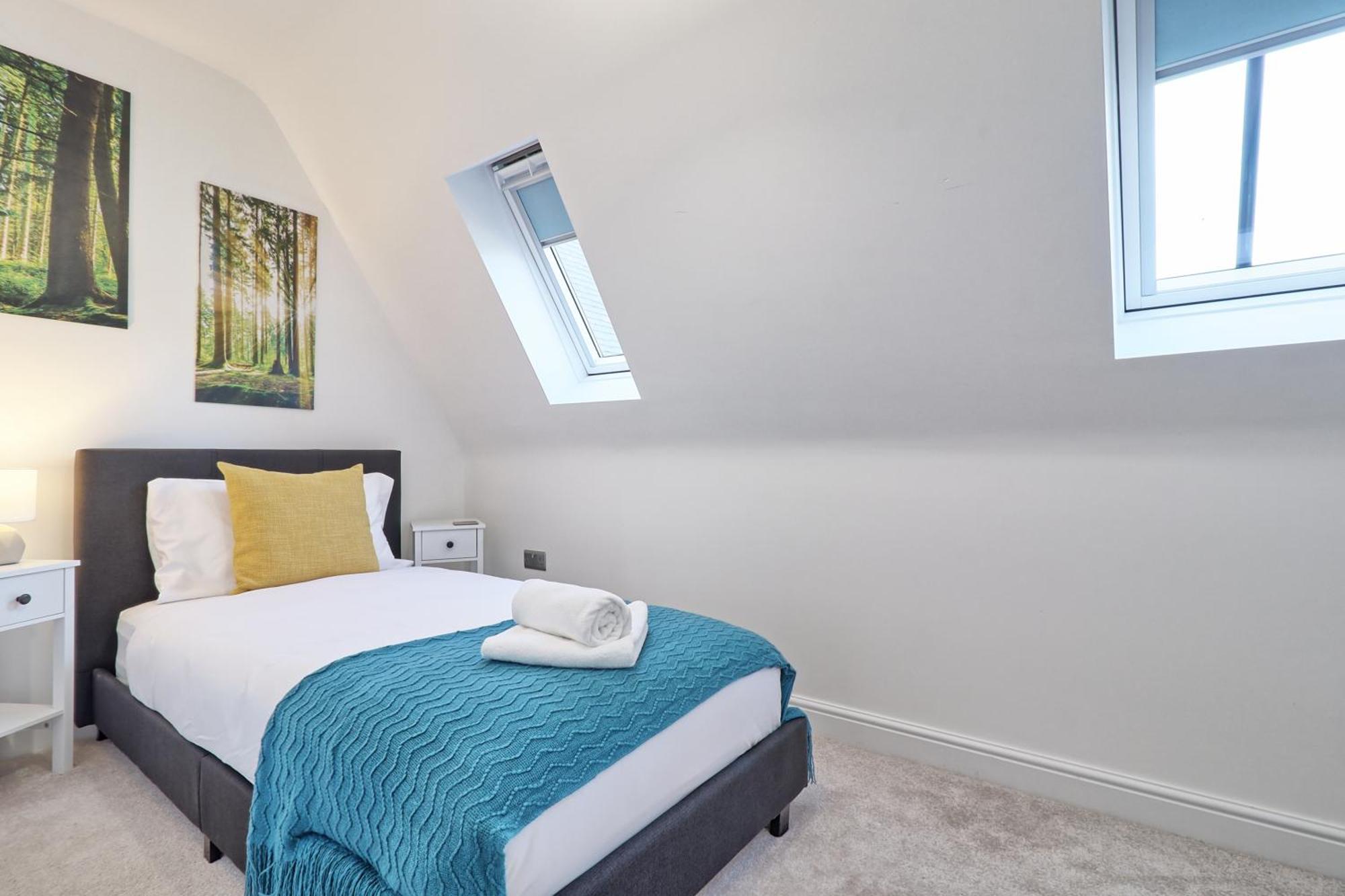 Writtle Massive 4 Bedroom Apartment With Parking In Gorgeous Countryside Location & Short Drive To Chelmsford City Centre Contractors Welcome Ngoại thất bức ảnh