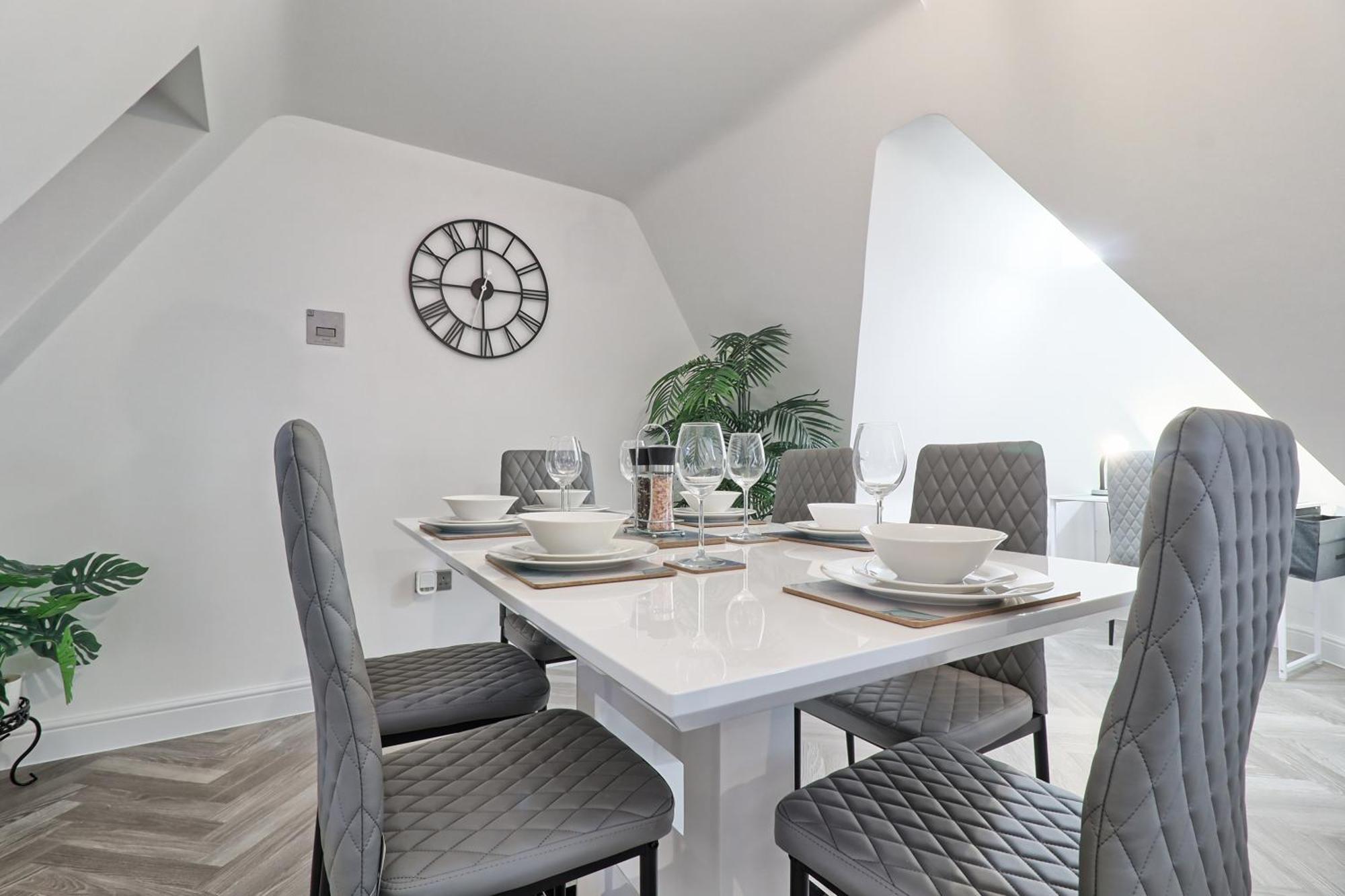 Writtle Massive 4 Bedroom Apartment With Parking In Gorgeous Countryside Location & Short Drive To Chelmsford City Centre Contractors Welcome Ngoại thất bức ảnh