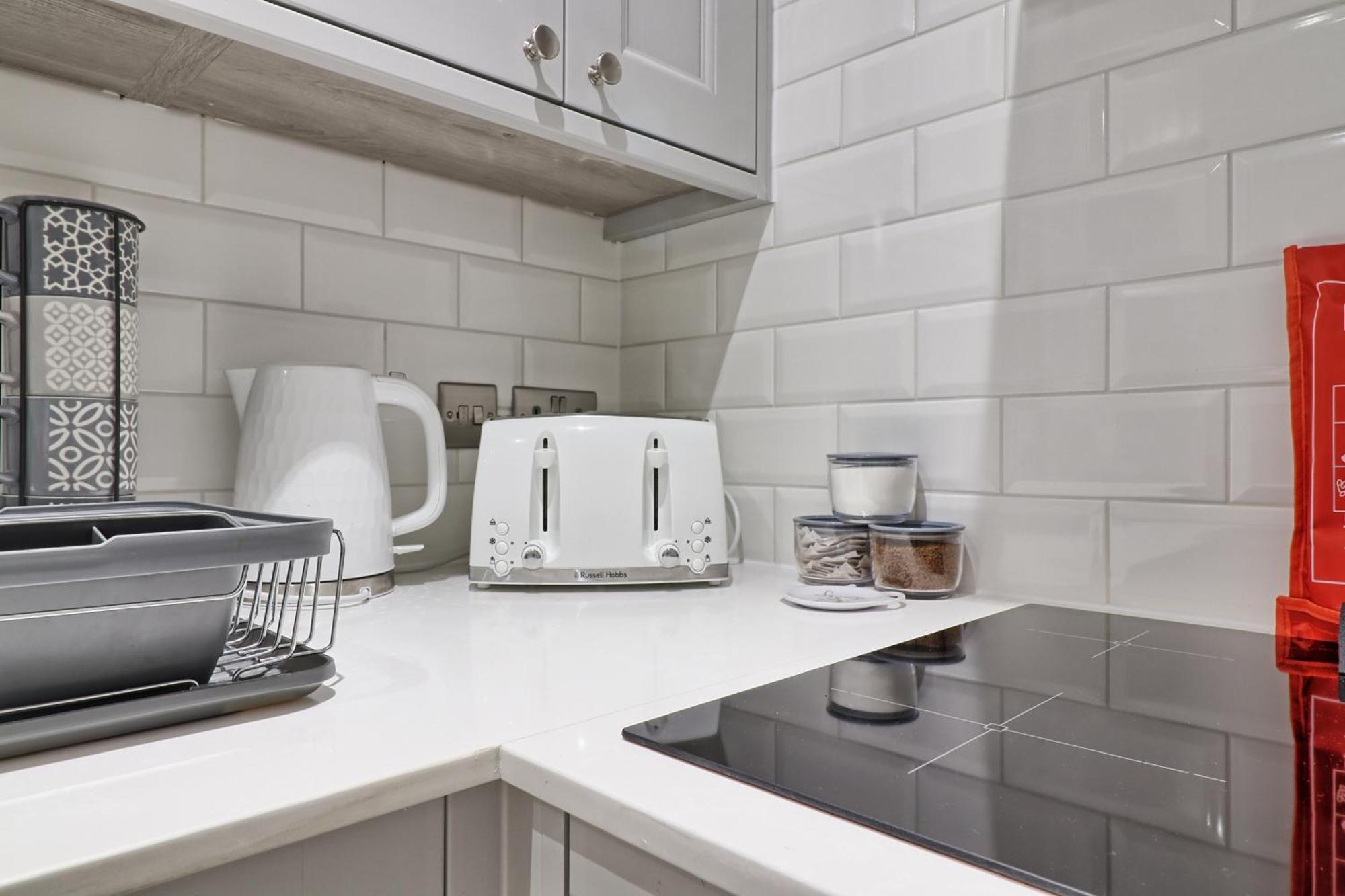 Writtle Massive 4 Bedroom Apartment With Parking In Gorgeous Countryside Location & Short Drive To Chelmsford City Centre Contractors Welcome Ngoại thất bức ảnh