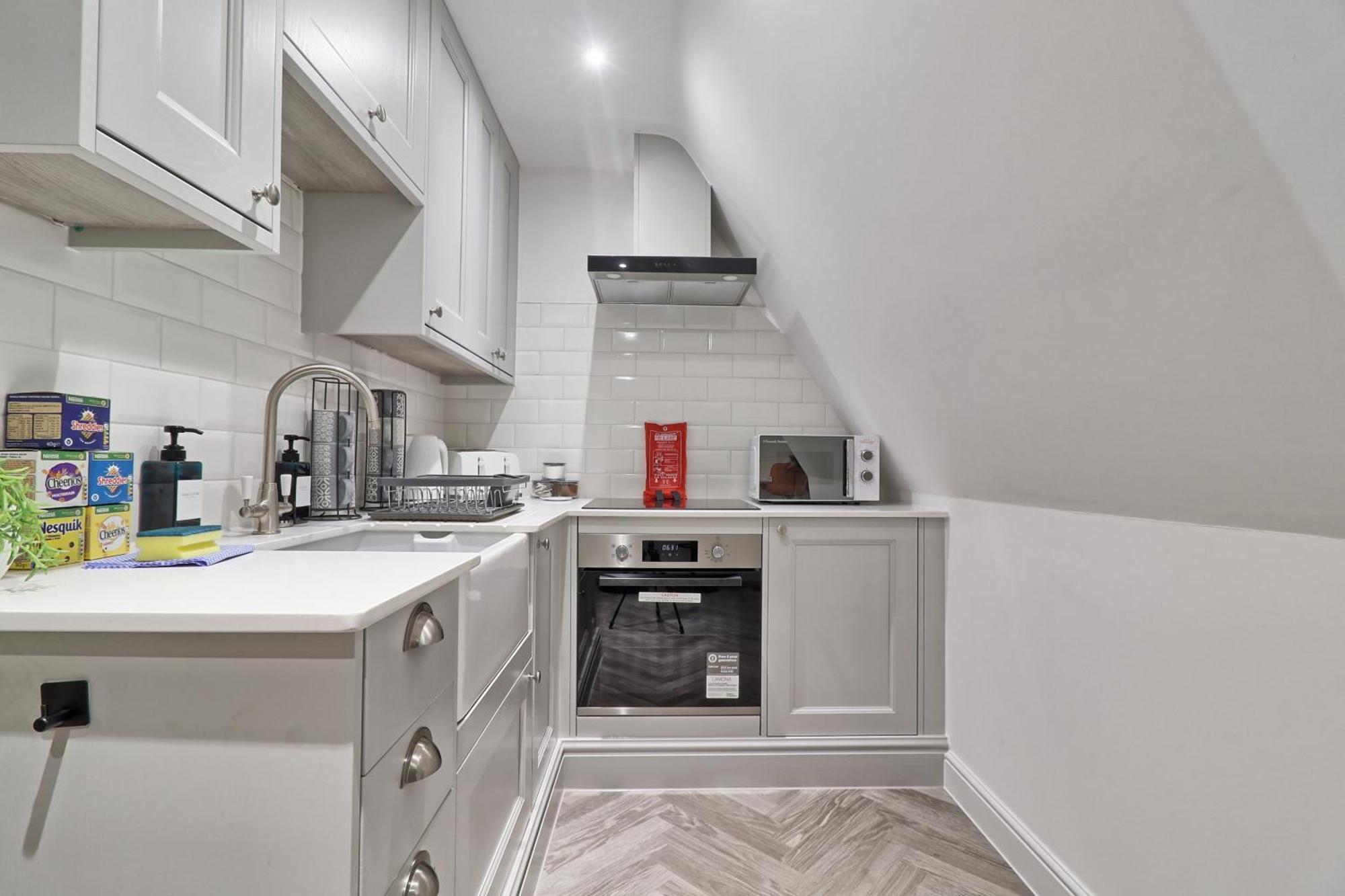 Writtle Massive 4 Bedroom Apartment With Parking In Gorgeous Countryside Location & Short Drive To Chelmsford City Centre Contractors Welcome Ngoại thất bức ảnh